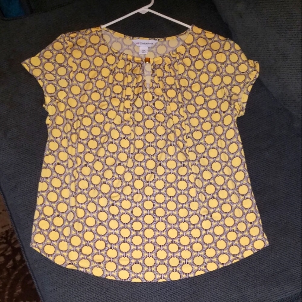 Liz Claiborne Beautiful Spring/Summer Circle Pattern Yellow Blouse